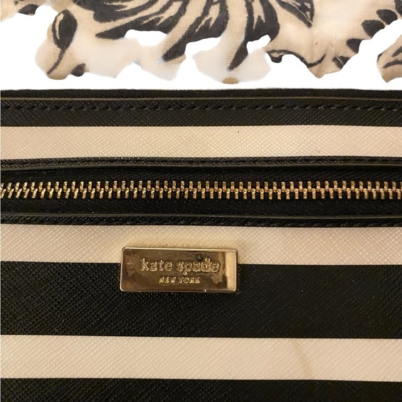 Kate Spade New York Tinie Wristlet Shore Street Sailing Black White preppy chic - Picture 3 of 11